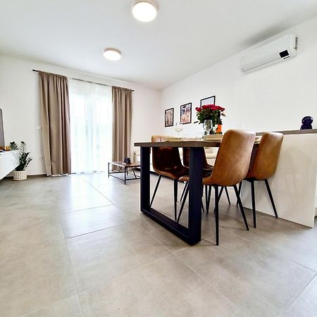 Apartments Laura & Nino PUY 외부 사진